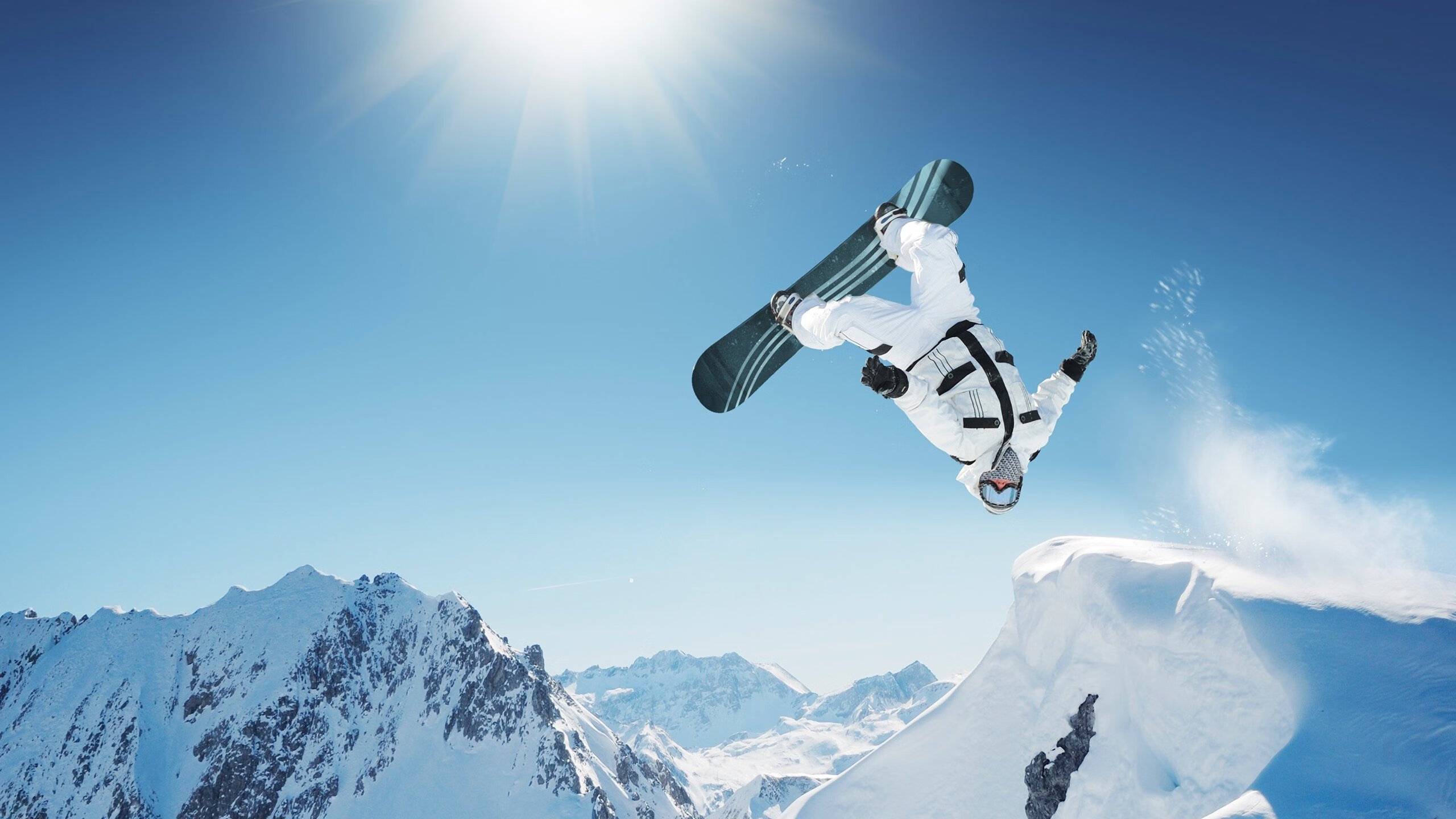 爱游戏登录入口-中国足球产业政策持续优化，激发市场活力，中国足球产业链