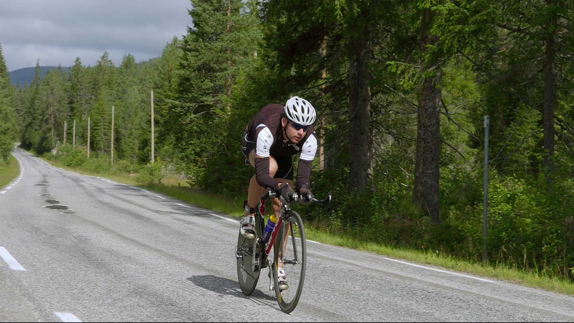 爱游戏体育官方在线-摩洛哥队在巴黎奥运会男足比赛中以2-1惜败西班牙，摩洛哥足球球员